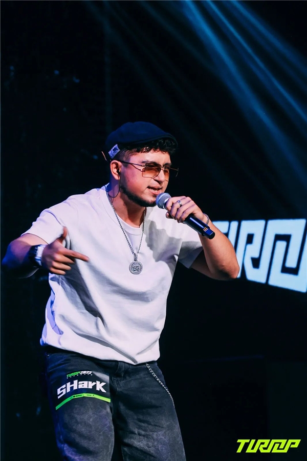 亚博APP关于摩纳哥训练开放日，今夜强势反弹引欢呼，国王杯在即，训练强度明显提升的信息